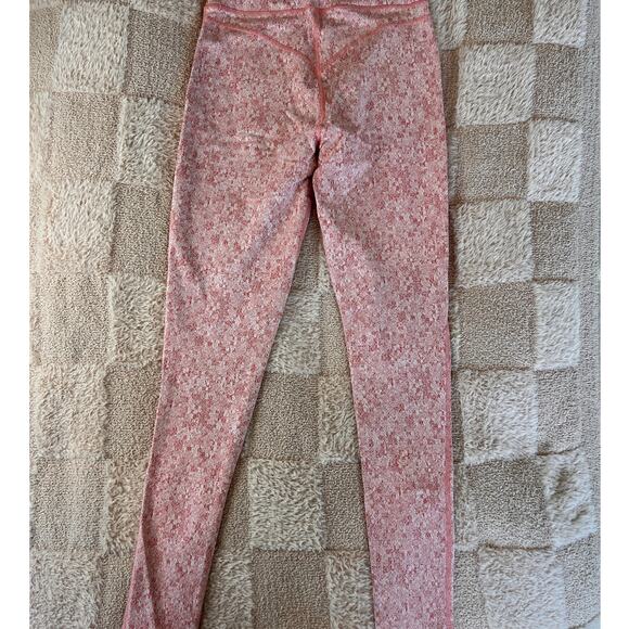 Gymshark Fleur Texture Washed Dusky Pink Set - Picture 5 of 10